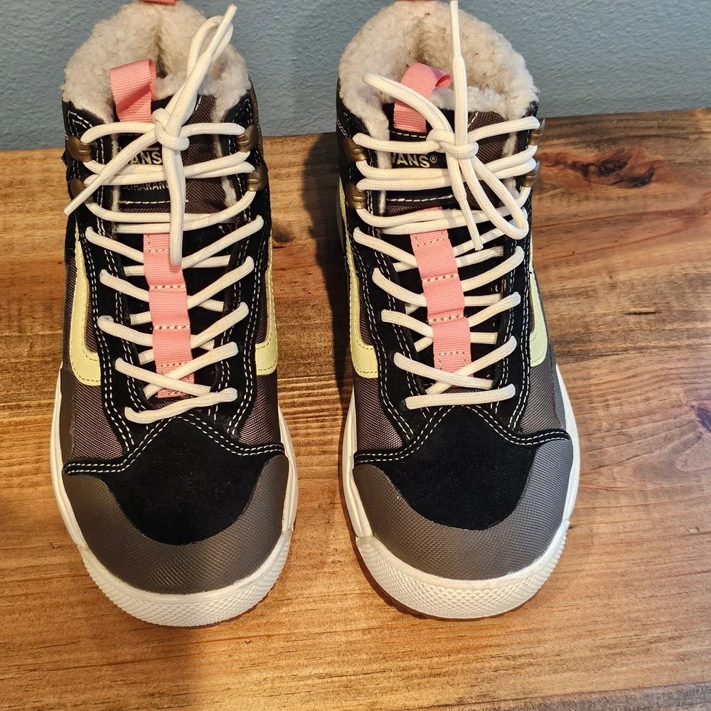 Vans Youth UltraRange EXO Hi MTE-1 Sneaker Boot Black Brown Pink Sherpa Lined 5 - Picture 3 of 10